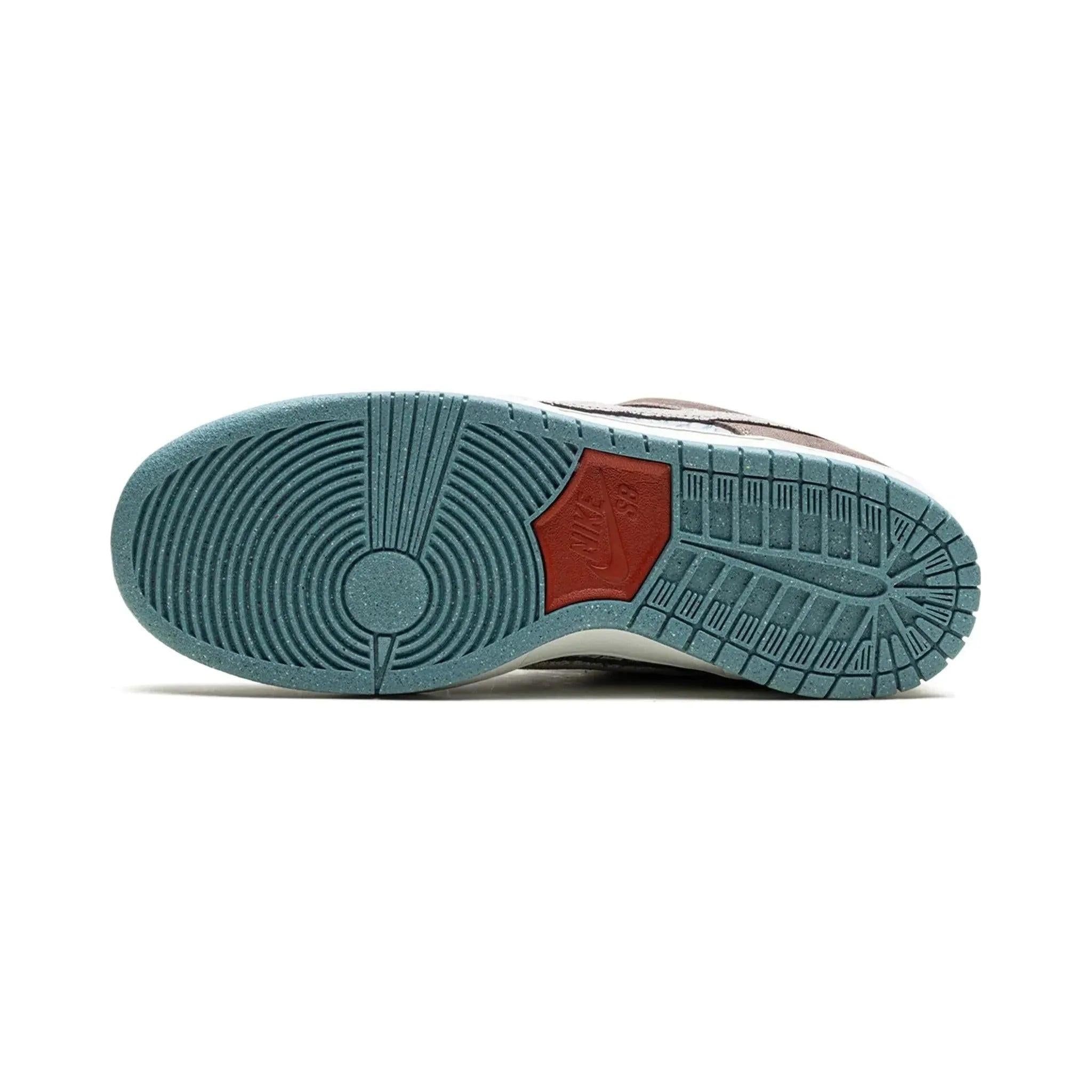 Nike SB Dunk Low - Big Money Savings