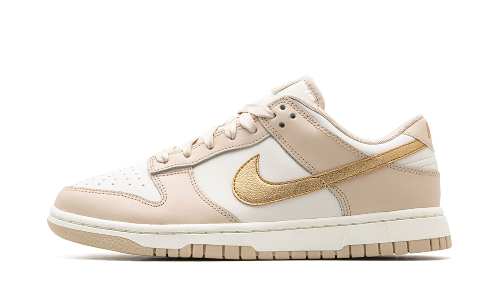 Nike Dunk Low - Metallic Gold