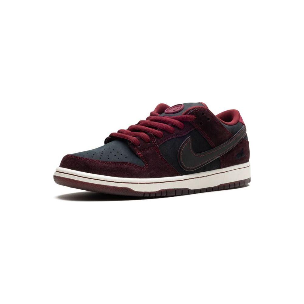 nike-sb-dunk-low-riot-skateshop_28029259_57753868_1000.jpg