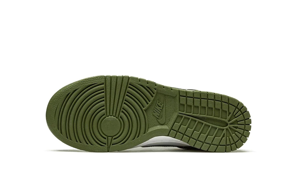 Nike Dunk Low - Medium Olive